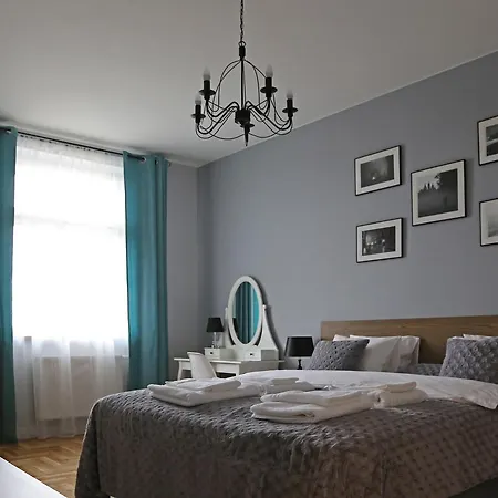 Grey Kosciuszko Apartment *