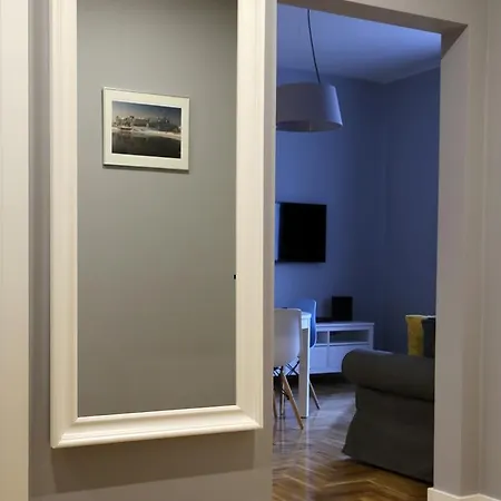 Grey Kosciuszko Apartment