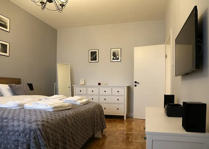 Grey Kosciuszko Apartment